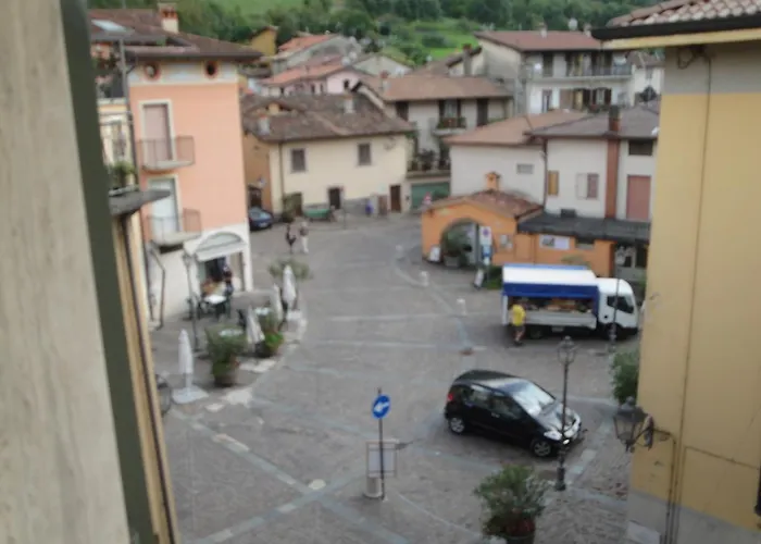 La Piazza * Monasterolo del Castello